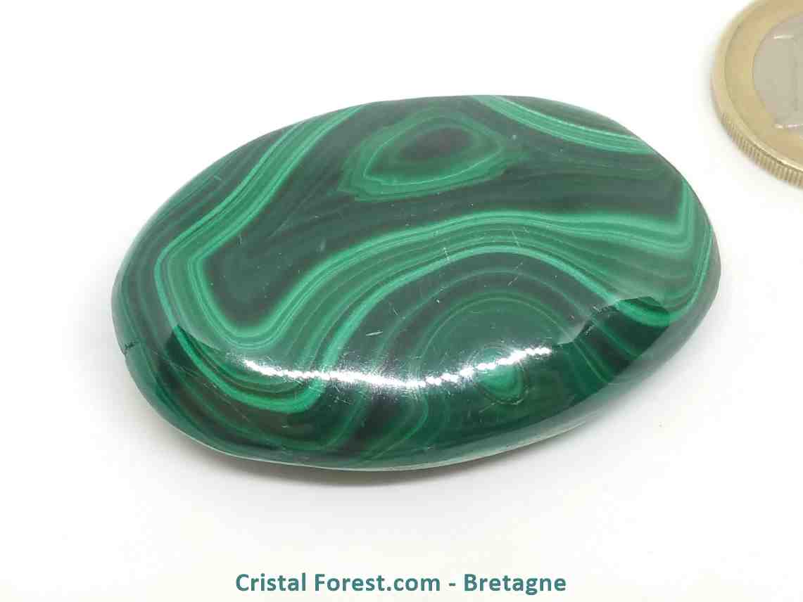 Quelles pierres choisir et où les mettre pour protéger sa maison